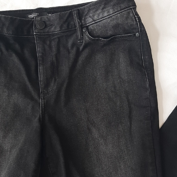 Simply Vera Wang Women"s Size 14 Black Skinny Denium Jeans Size 14 - Picture 4 of 12